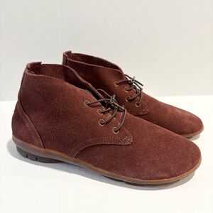 John Fluevog Chukka Boot M7 W9 Earth Angel Budapest Rust Suede Travelvogs
